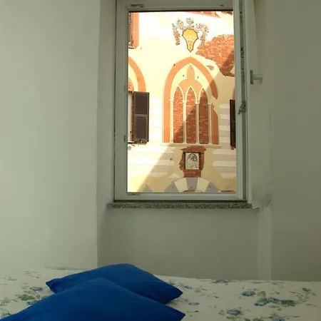 La Finestra Sul Borgo Holiday home *
